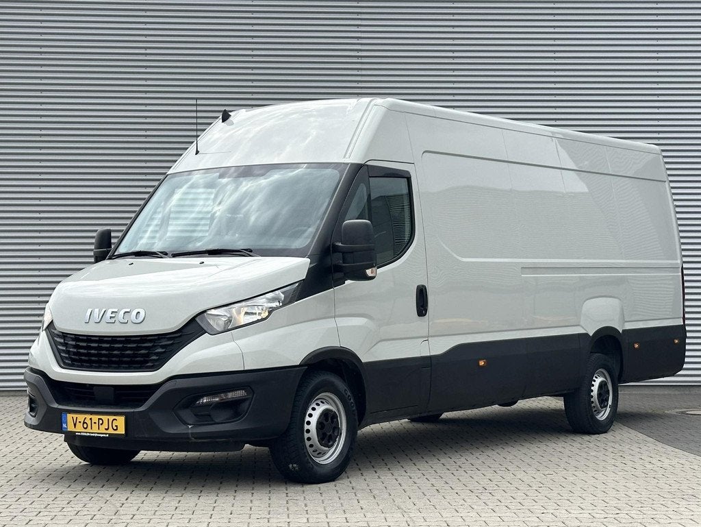 Iveco Daily 35S14V 2.3 410L L4H2 SUPER LANG, Auto's, Gebruikt, Iveco, Wit, Bedrijf