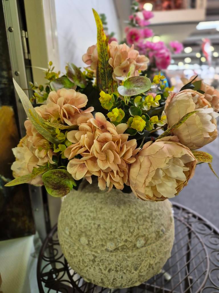 Kunst boeket hortensia's en pioenrozen - Zalm, Natuurlijk materiaal, Helenelivingstyle@gmail.com, 7531TJ, Nieuw