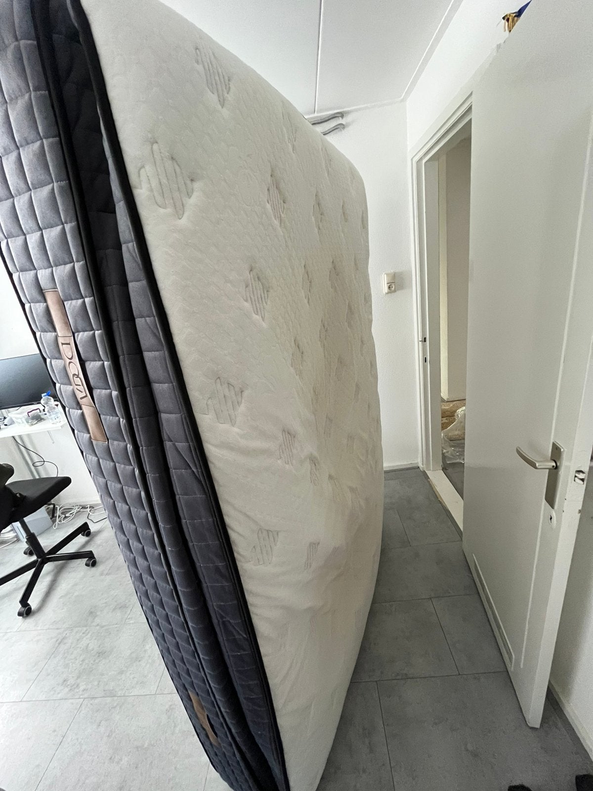 Matras 160x200 cm – met comfortabel opleglaagje, Ophalen, Eenpersoons, Zo goed als nieuw, Matras