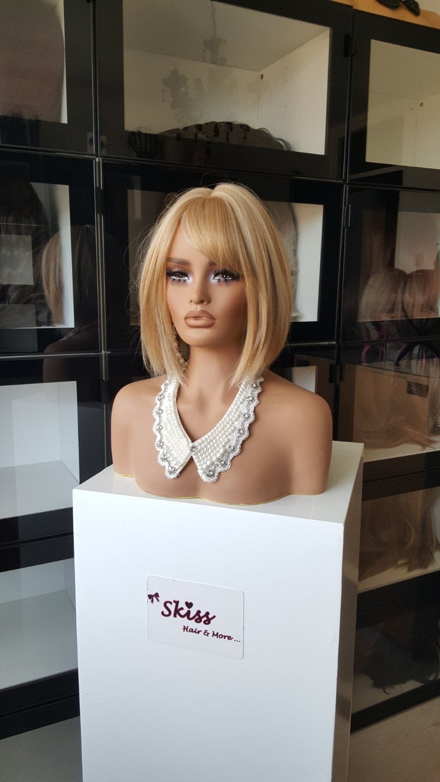 Pruik Pony/Lok: Gemixt Blond - Classy Boblijn - 35 cm, Sieraden, Tassen en Uiterlijk, Uiterlijk | Haarverzorging, Ophalen of Verzenden