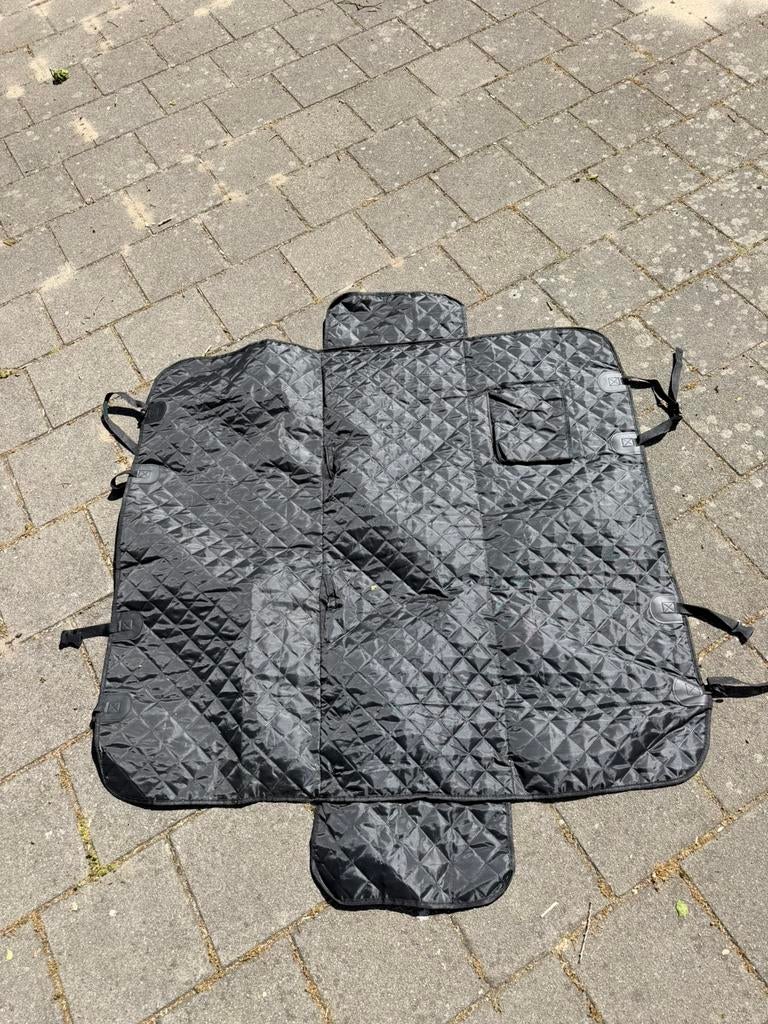 Honden kleed/ zeil voor in de auto, Ophalen, Zo goed als nieuw