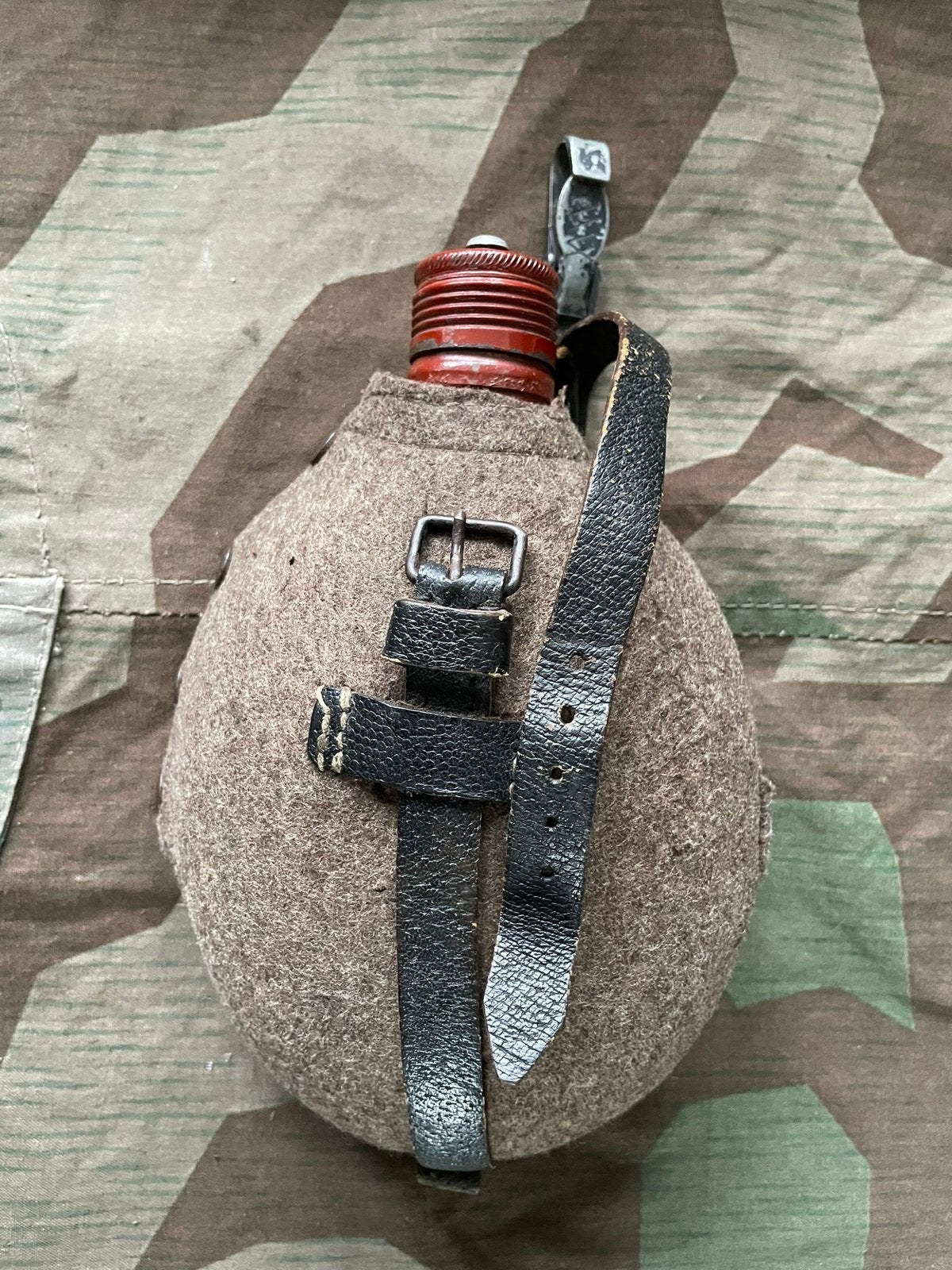Laatoorlogse rood geëmailleerde Veldfles Duits WW2, Ophalen of Verzenden, Landmacht, Duitsland, Overige typen