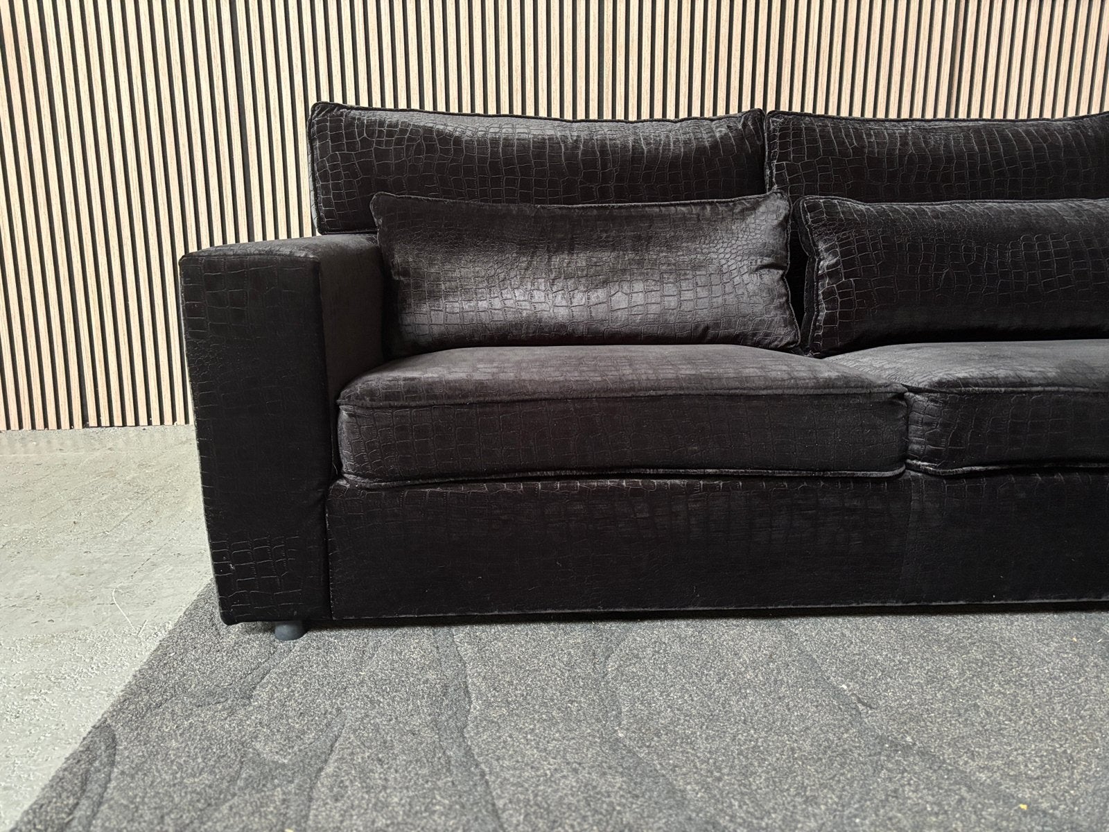 Foto 2 van GRATIS LEVERING Croco Velvet Hoekbank 310x245 GEREINIGD