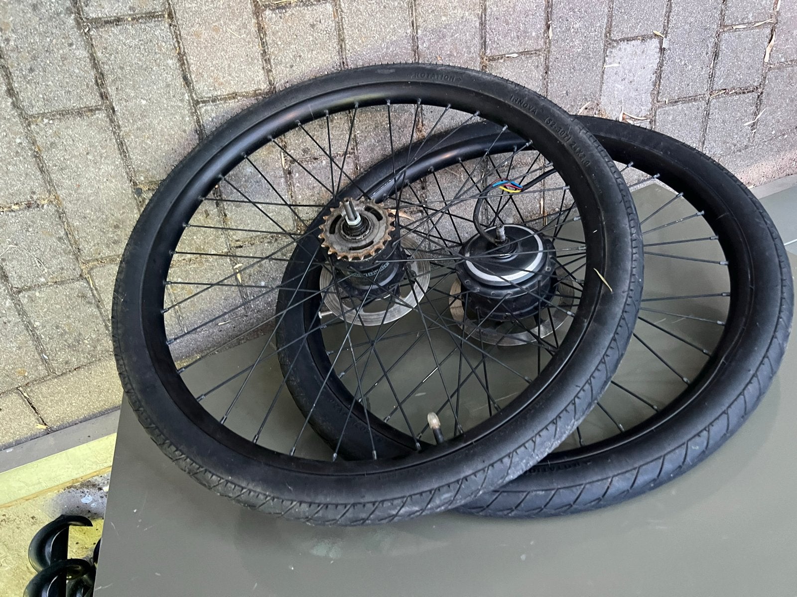 2 VanMoof X3 wielen (voor- en achterwiel), Ophalen, Gebruikt, Elektrische fiets, Wiel