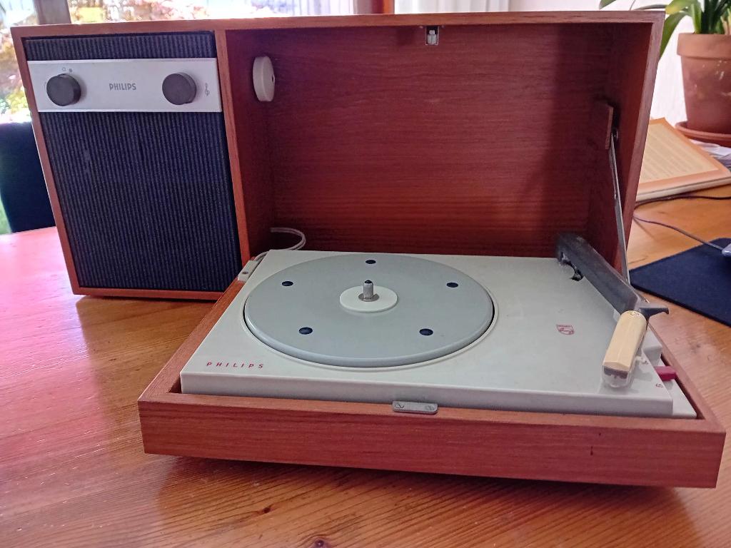 Philips AG 4231/22 wandplatenspeler, Audio, Tv en Foto, Buizenversterkers, Ophalen, Buis of Buizen