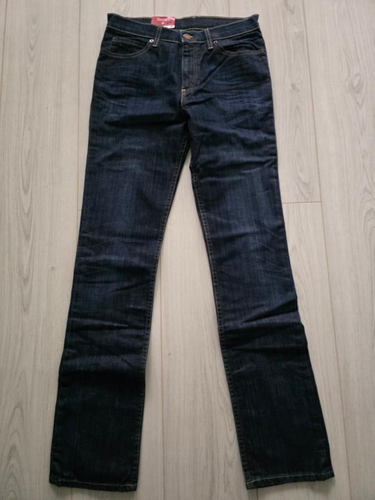 Nieuwe Levi's Stove Pipe 610 Jeans W30 L34 - donkerblauw, Ophalen of Verzenden, Nieuw, Blauw, Levi's