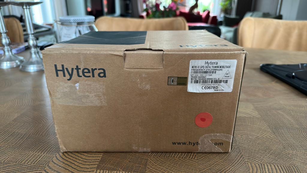 Hytera MD785i GPS Digitale Portofoon - Nieuw in doos, Telecommunicatie, Portofoons en Walkie-talkies, Nieuw, Portofoon of Walkie-talkie