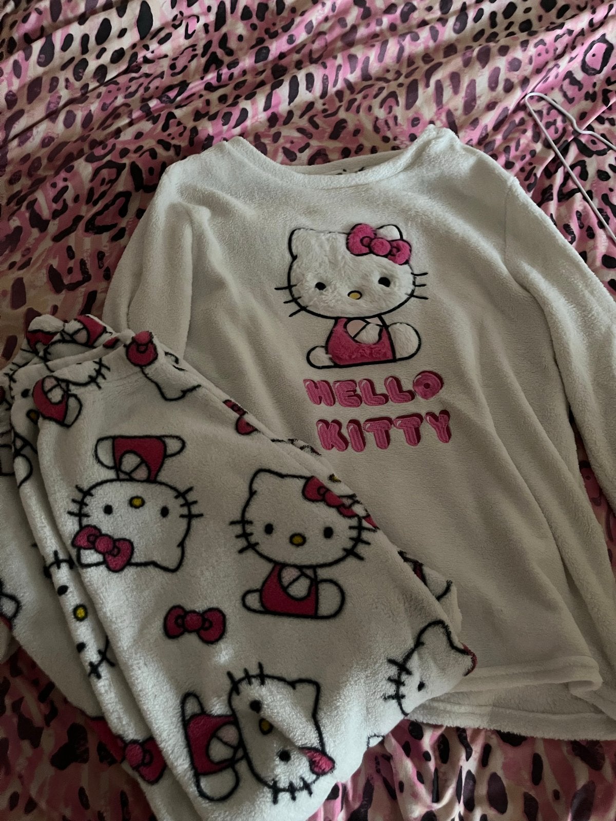 Hello Kitty Pyjama Set - Zacht en Comfortabel, Ophalen, Zo goed als nieuw, Maat 38/40 (M)