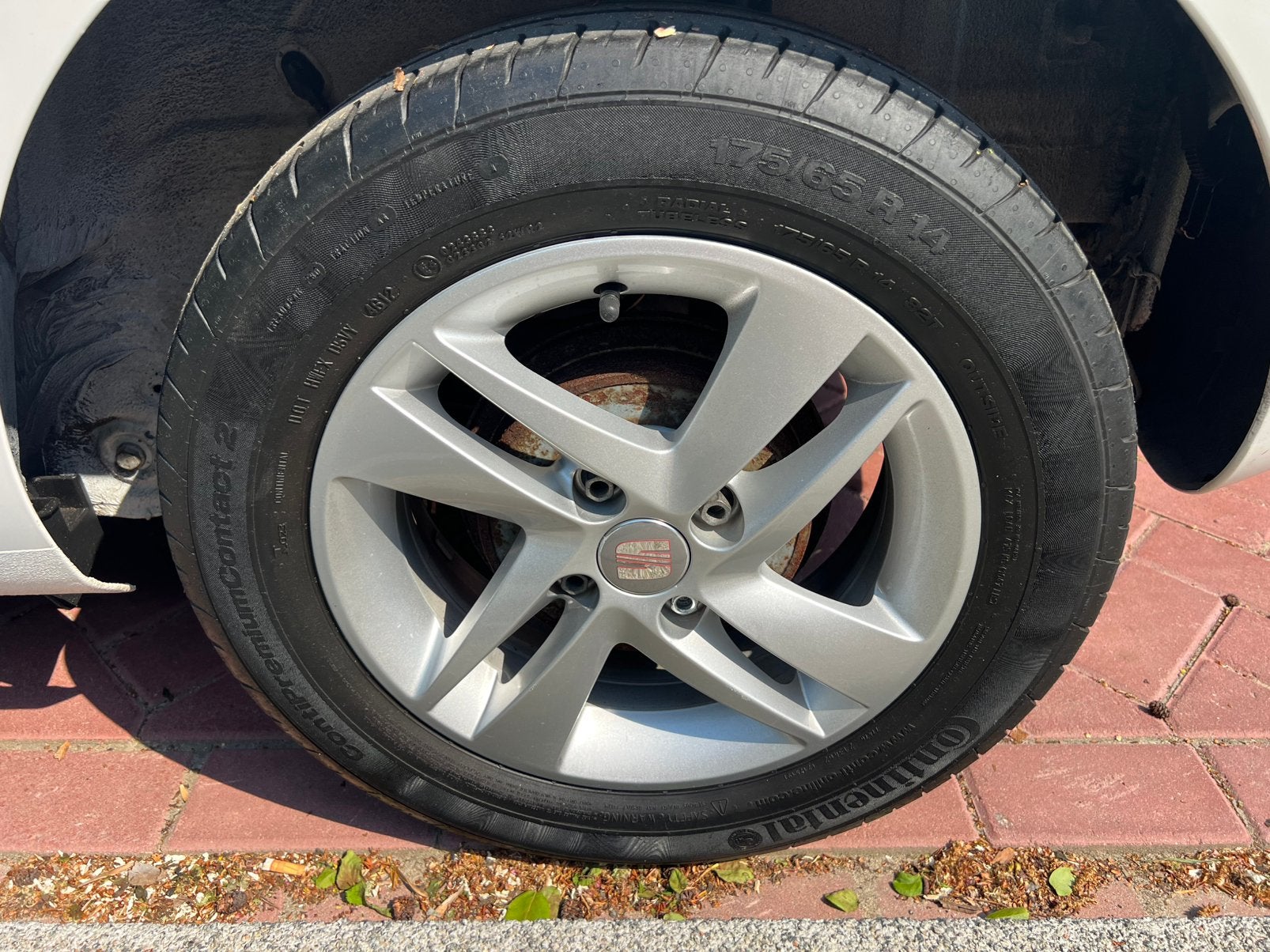 Seat velgen en banden 175/65/14, Auto diversen, Aanhangwagen-onderdelen, Ophalen, Zo goed als nieuw