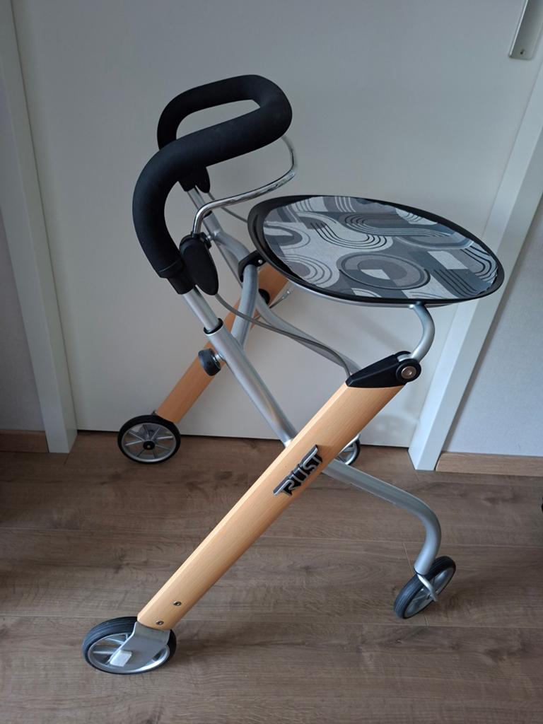 Let's go indoor rollator, Ophalen
