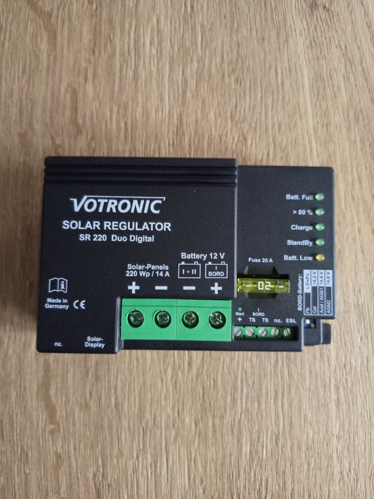 Votronic SR220 duo digital solar regelaar, Ophalen of Verzenden, Zo goed als nieuw