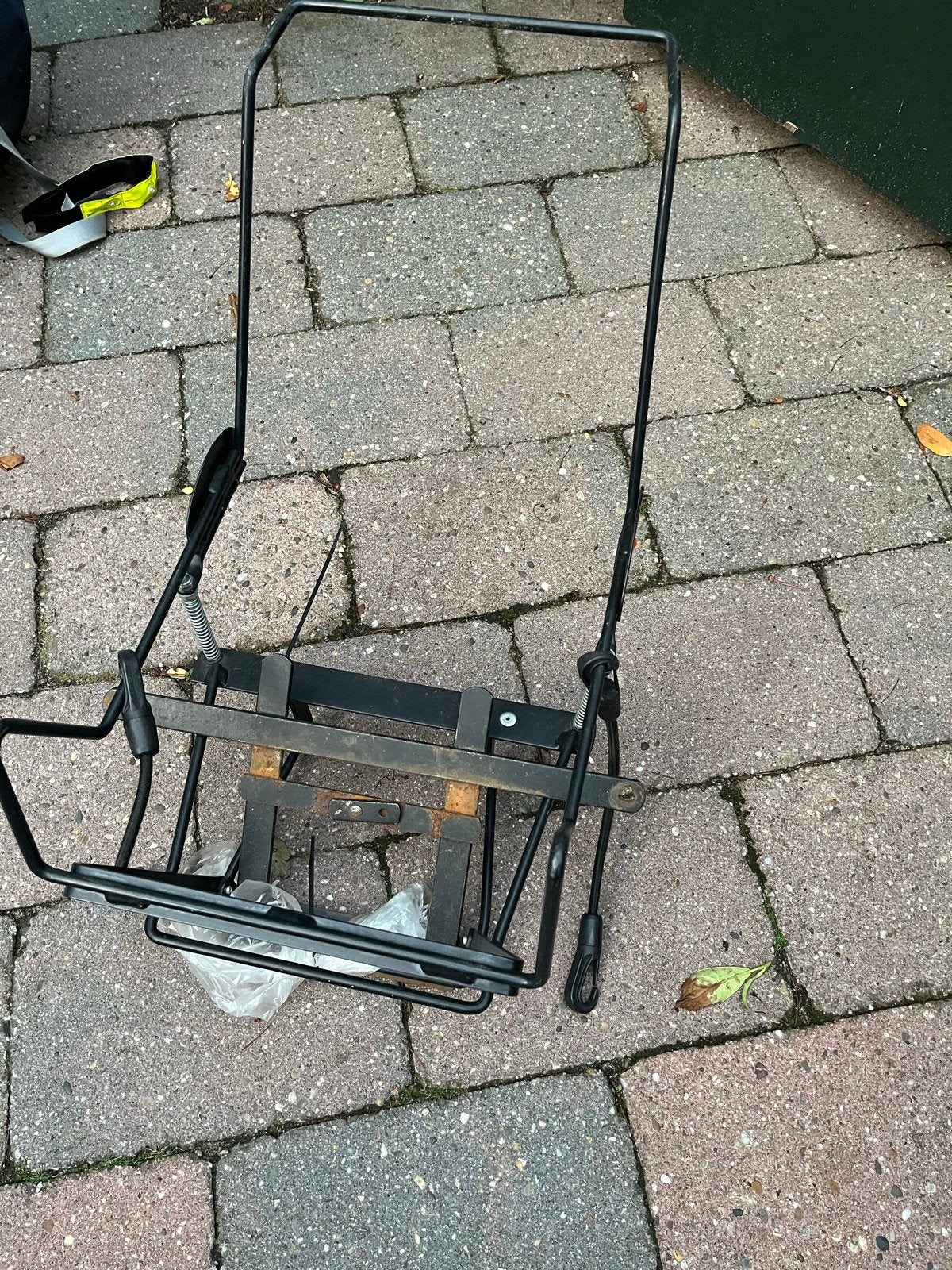 Fietsstoeltje frame voor bakfiets (zonder stoeltje), Ophalen, Gebruikt, Achterzitje