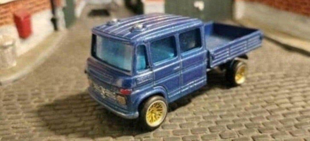 unieke handmade MERCEDES BENZ 508, nwe lak,bbs velgen, Ophalen of Verzenden, Zo goed als nieuw, Bus of Vrachtwagen, Majorette