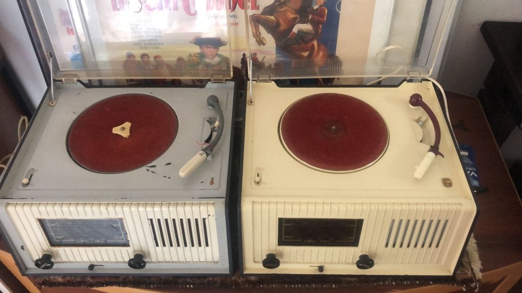 2 x oude Philips tafel-radiogrammofoon  HX348A uit 1954, Ophalen of Verzenden