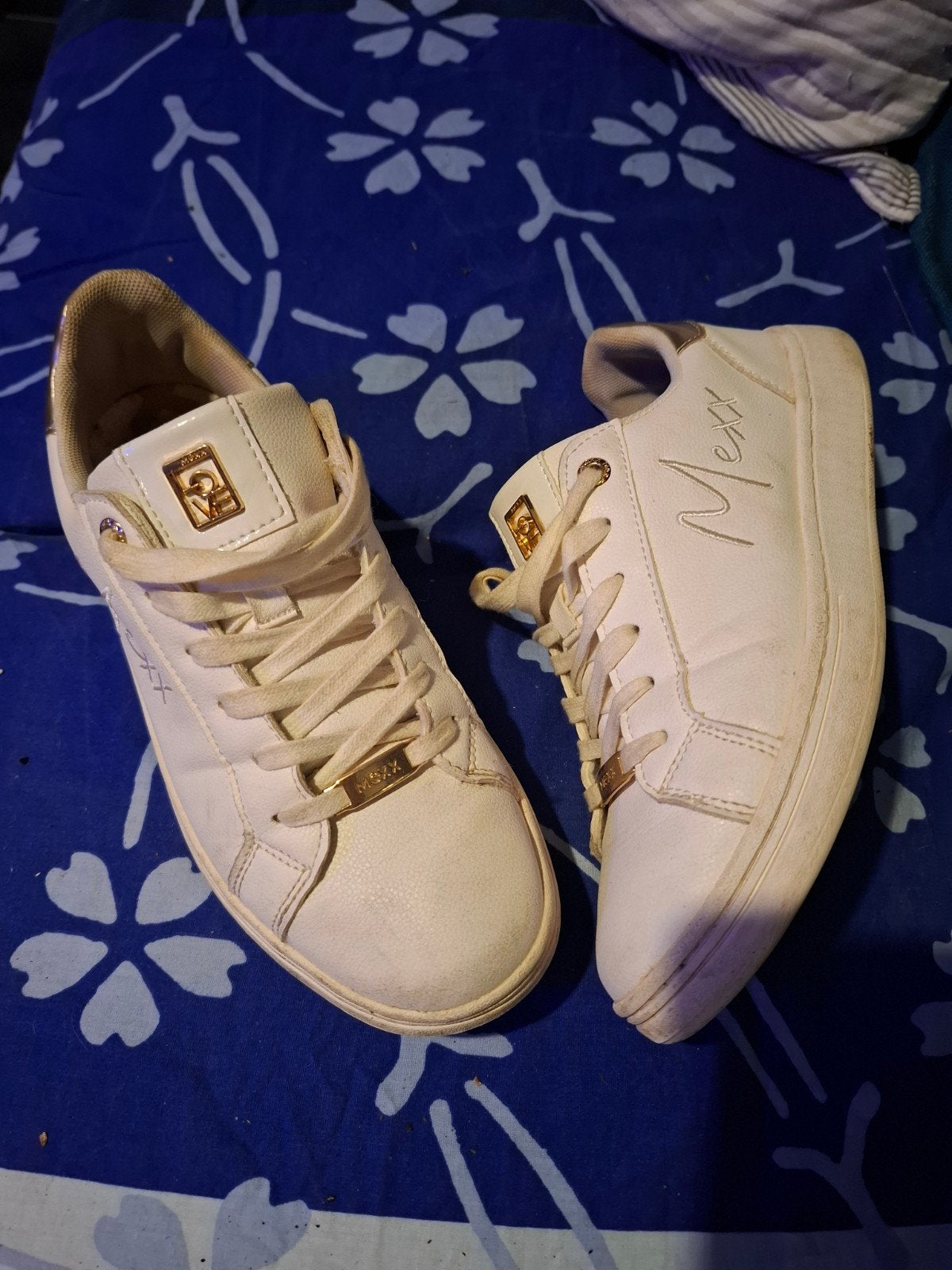 Witte Messx sneakers met gouden details, Ophalen, Wit, Sneakers of Gympen, Gedragen