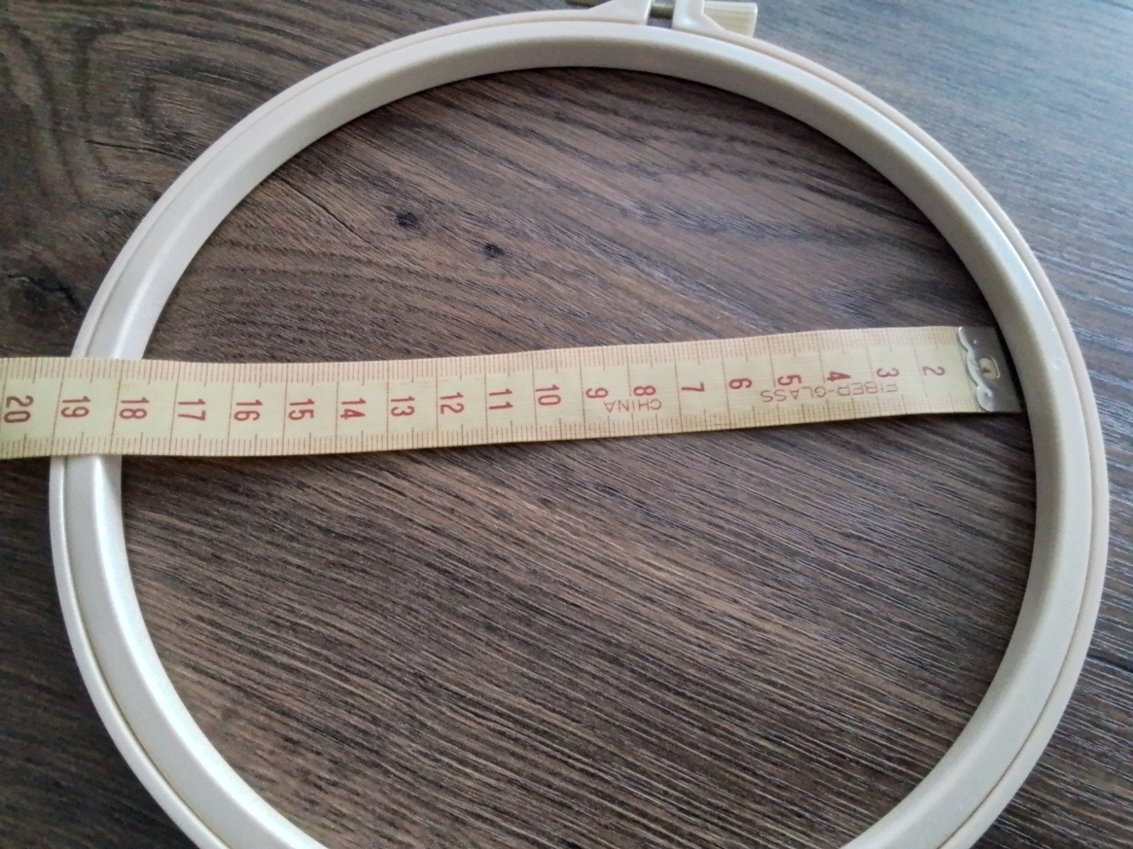 plastic borduurring 18 cm, Hobby en Vrije tijd, Borduren en Borduurmachines, Ophalen of Verzenden, Zo goed als nieuw, Handborduren