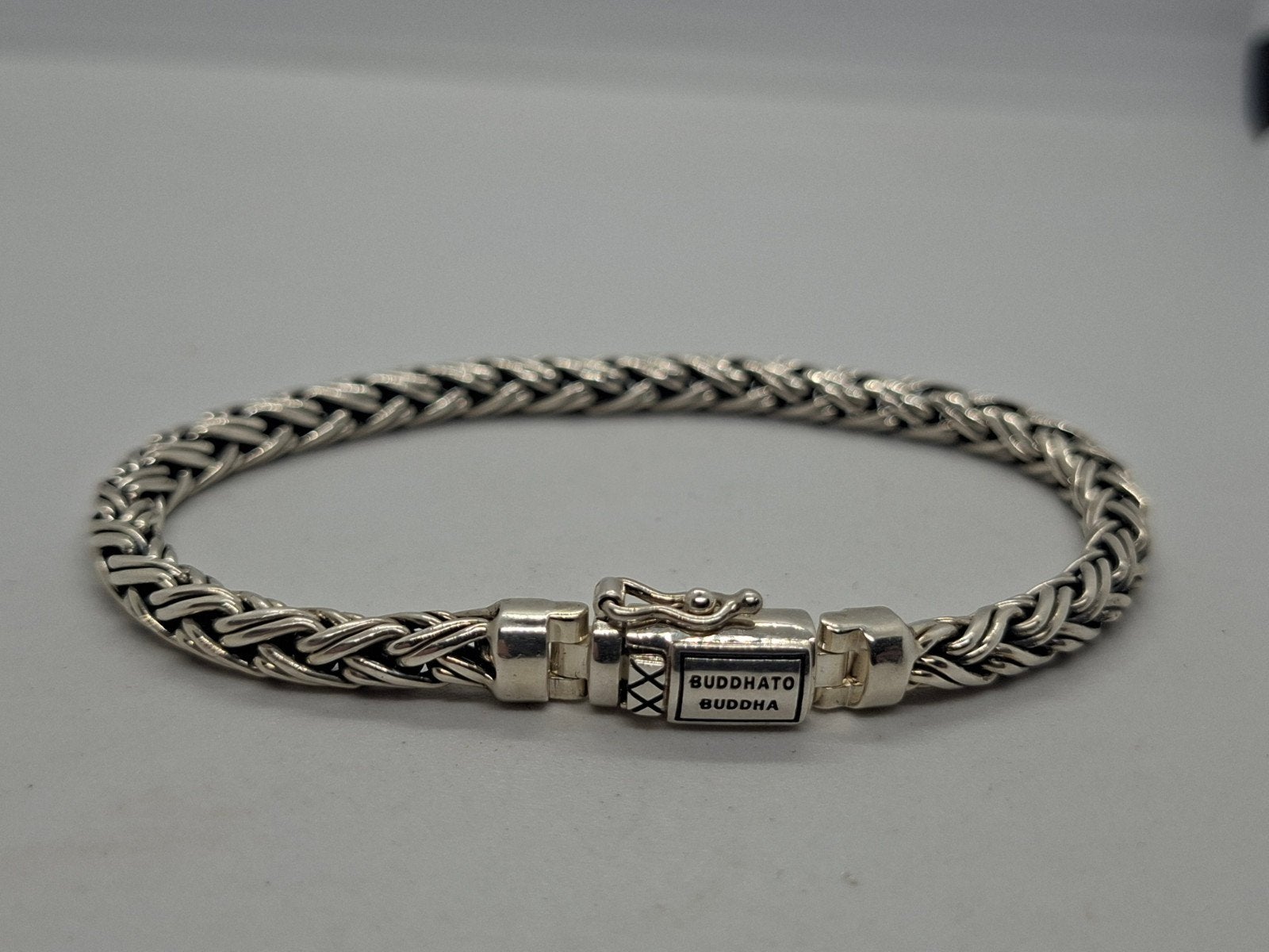 Buddha to Buddha Katja Zilveren Armband Maat D, Sieraden, Tassen en Uiterlijk, Armbanden, Ophalen of Verzenden, Zo goed als nieuw