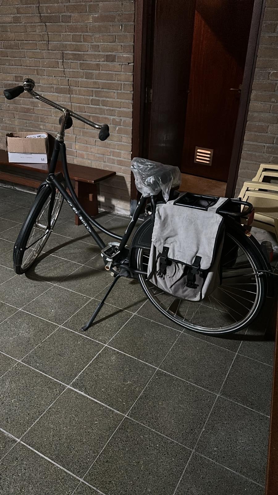 Nette Batavus fiets met fietstassen, Ophalen, Terugtraprem, Batavus, 53 tot 56 cm