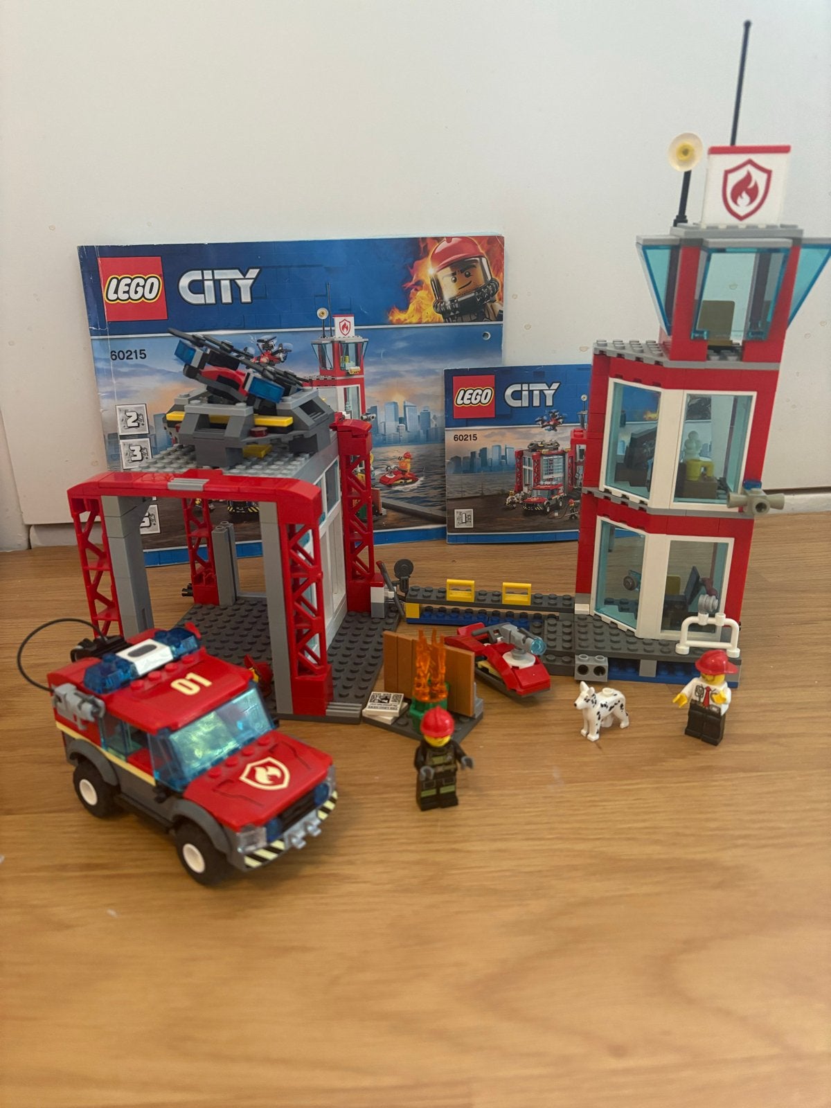 LEGO City Brandweerkazerne 60215 - Complete set, City, Lego, Ophalen of Verzenden, Zo goed als nieuw