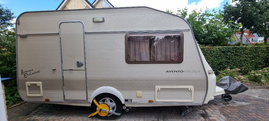 Avento Avance Esclusivo 395 TLH (2008)met Unico Bologna 280, Caravans en Kamperen, Standaardzit, Avento, Particulier, Omvormbare zithoek