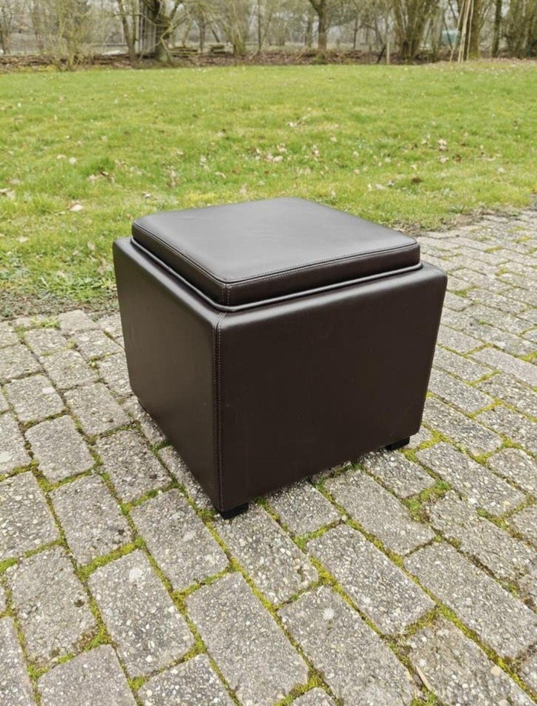 Leren poef met opbergruimte - Crate and Barrel, Ophalen, Minder dan 50 cm, Vierkant, Zo goed als nieuw