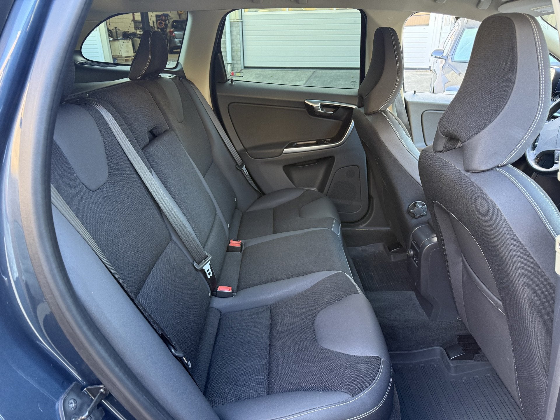 Volvo XC60 3.0 T6 Momentum (bj 2010, automaat), Auto's, Automaat, Euro 5, Gebruikt, 2953 cc