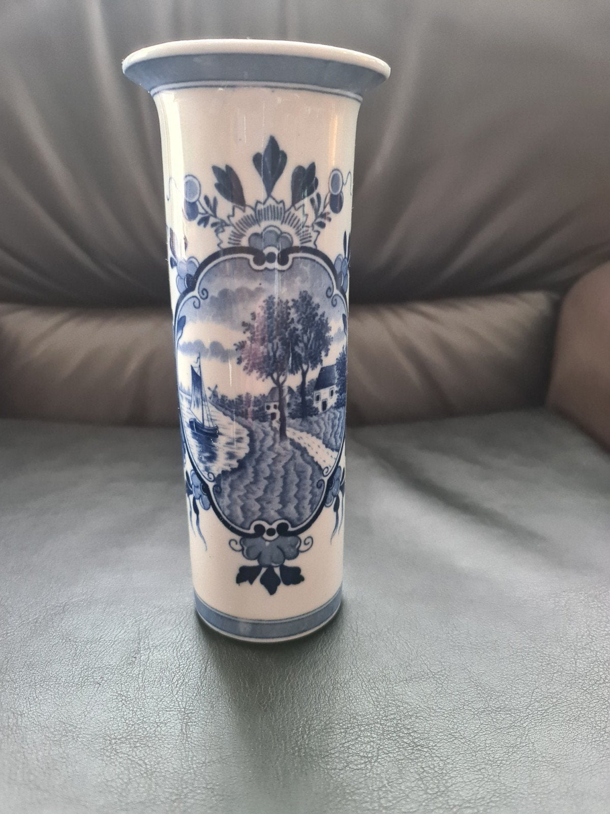 Delfts Blauw vaasje, 20 cm hoog, handgeschilderd, Ophalen of Verzenden