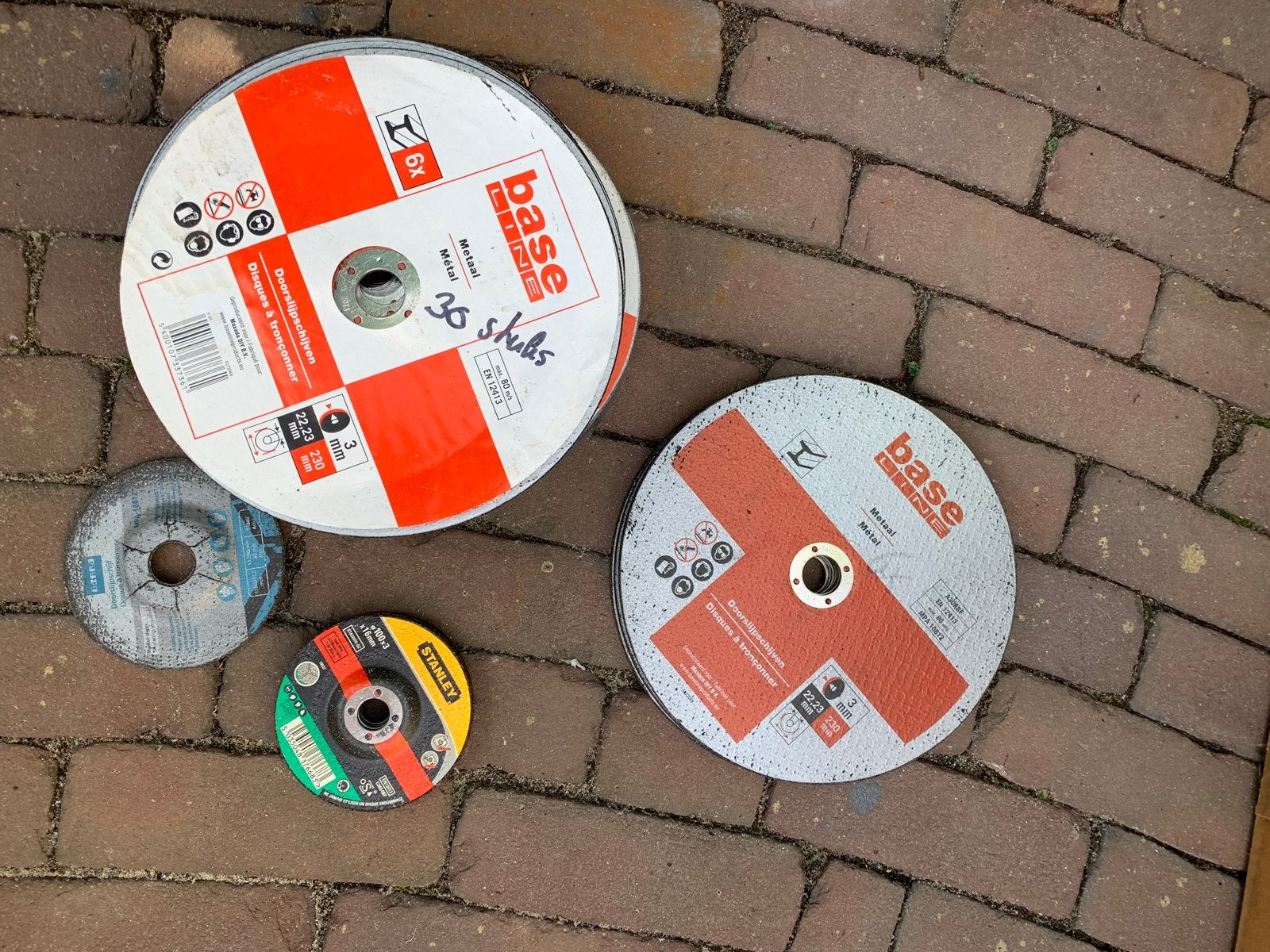 Base Line Slijpschijven - steen/metaal, Doe-het-zelf en Verbouw, Gereedschap | Slijpmachines, Ophalen of Verzenden, Gebruikt, 1000 watt of meer