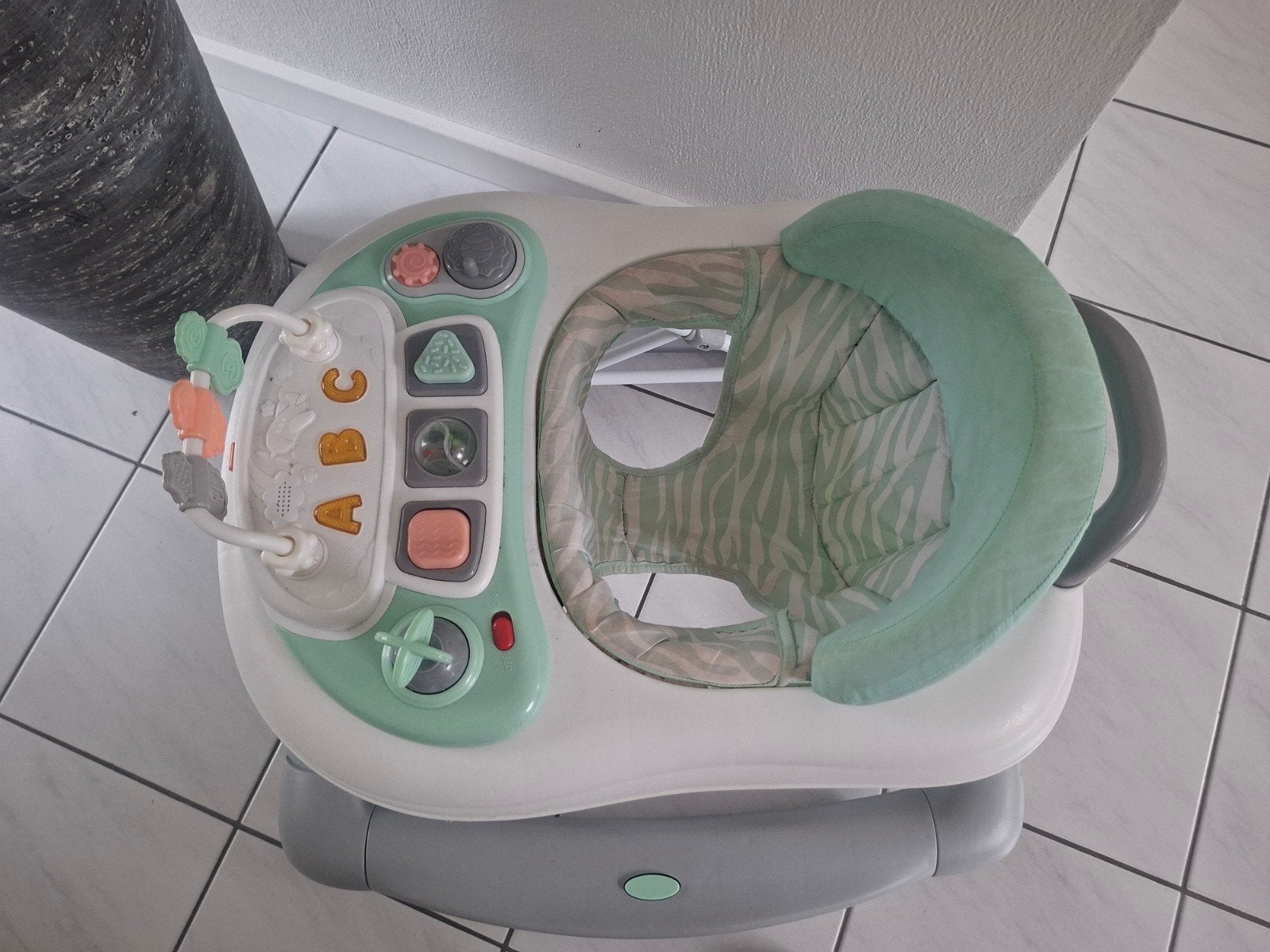 Babywalker met speelpaneel en geluid, Kinderen en Baby's, Ophalen of Verzenden, Zo goed als nieuw, Overige typen, Met geluid