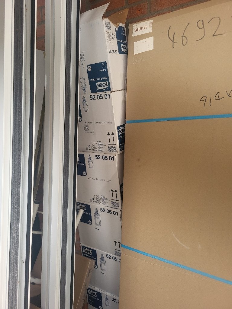 Tork handdoekbakken en zeepjes, Ophalen, Schoonmaakmiddel