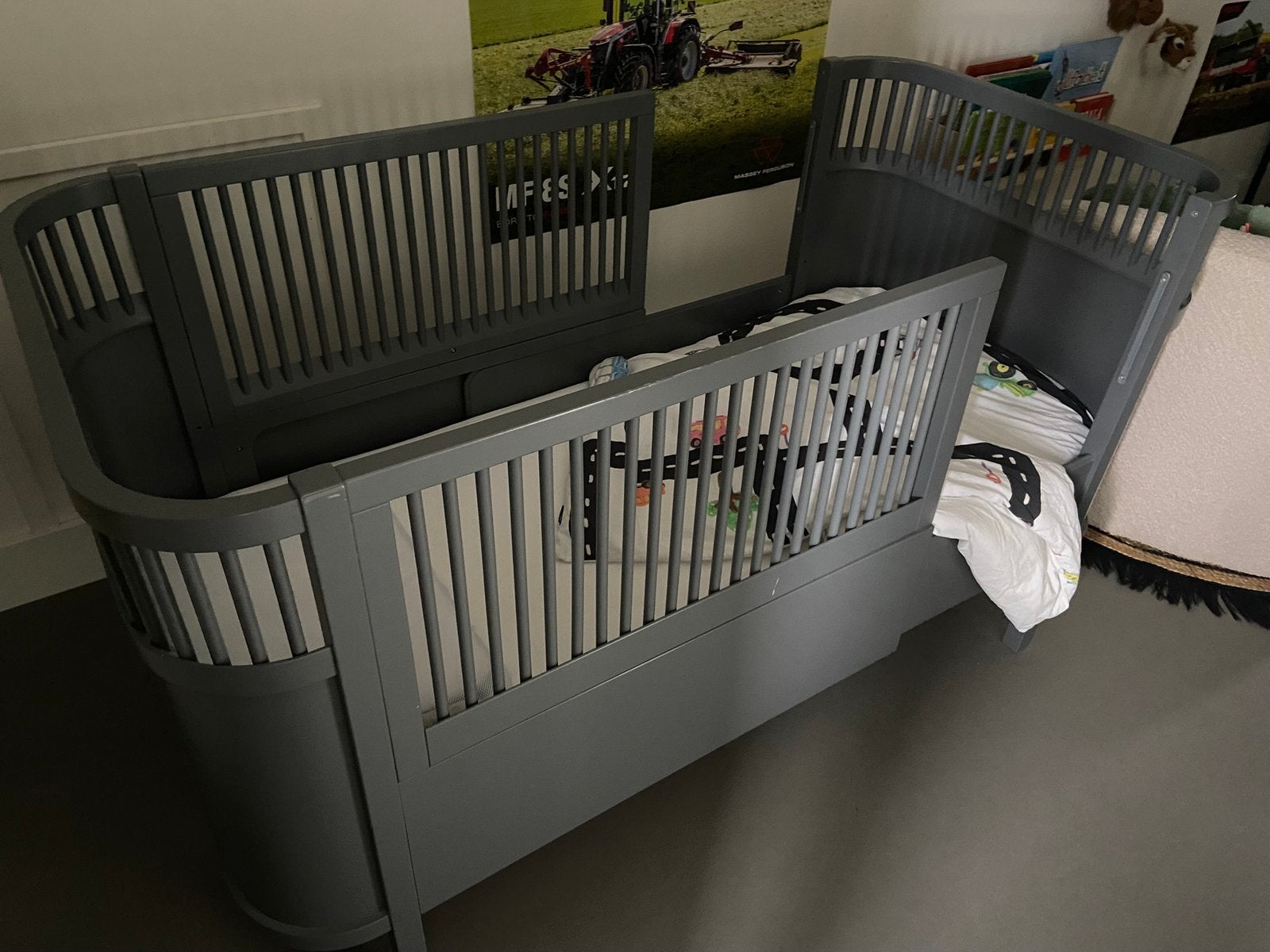 Sebra - Ledikant Baby en Junior Bed, Ophalen, Zo goed als nieuw, Ledikant