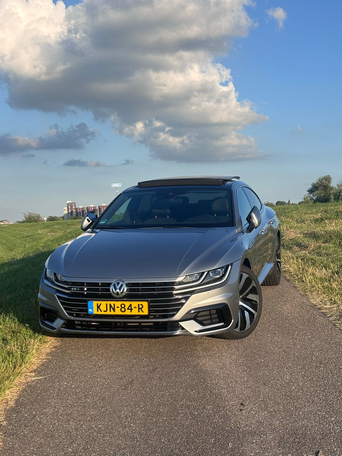 VOLKSWAGEN ARTEON 2.0 TSI 3x R-line|PANO|ViRTUAL|DYNAUDIO, Arteon, 1800 kg, Zwart, 1984 cc