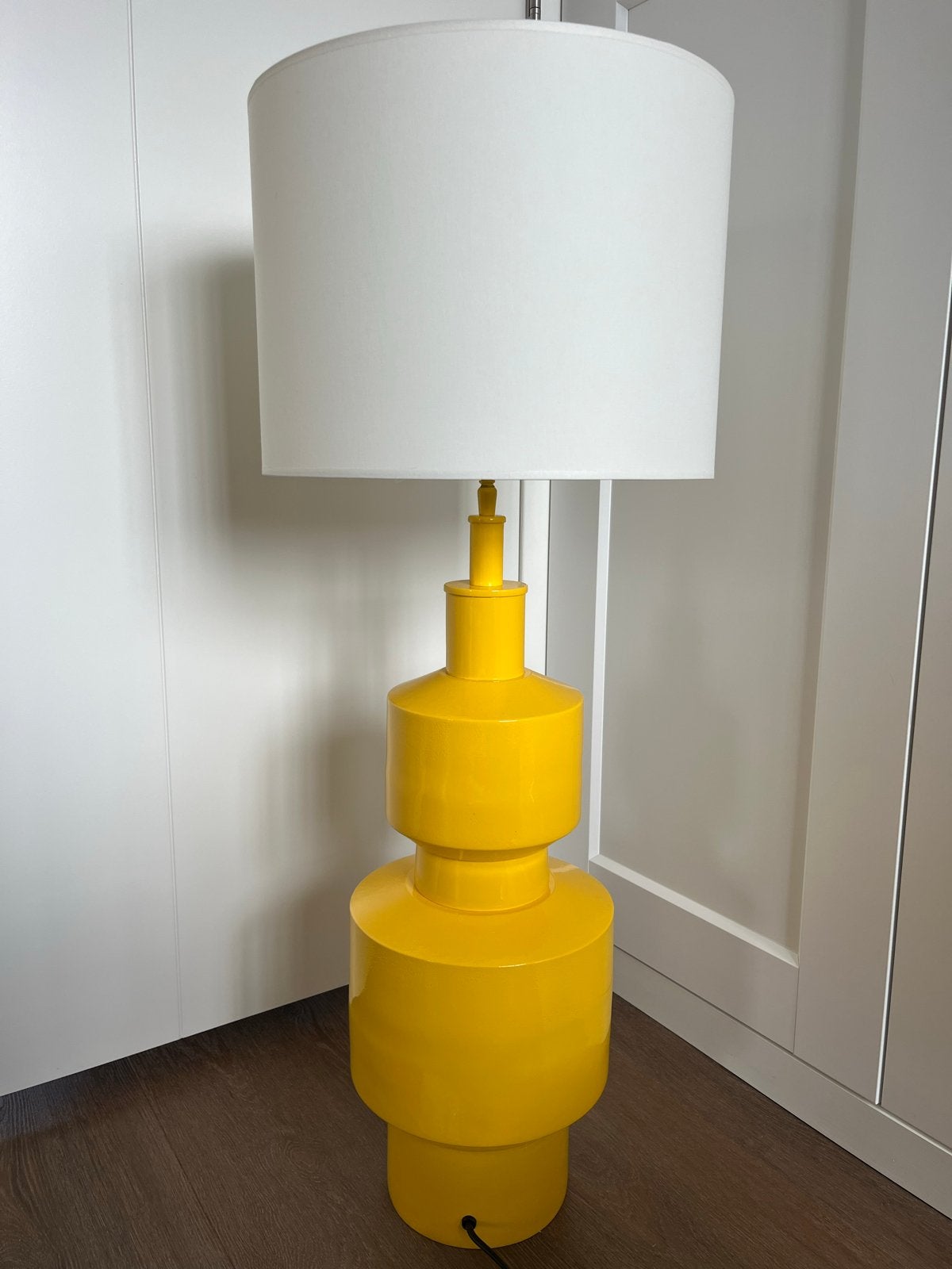 NIEUW Retro design lamp met witte  Kap - Zo goed als nieuw, Nieuw, Ophalen of Verzenden, Minder dan 100 cm, Metaal