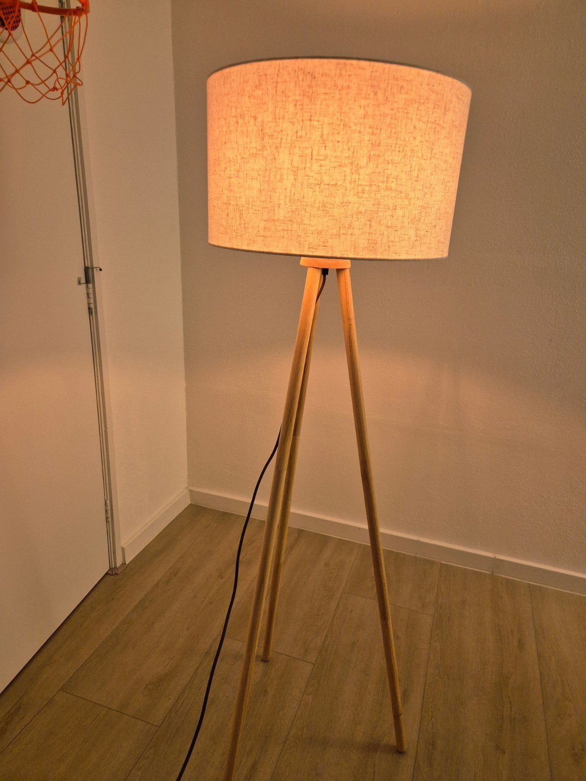Nieuwe Kwantum Vloerlamp, Textiel, Nieuw, Modern, 150 tot 200 cm