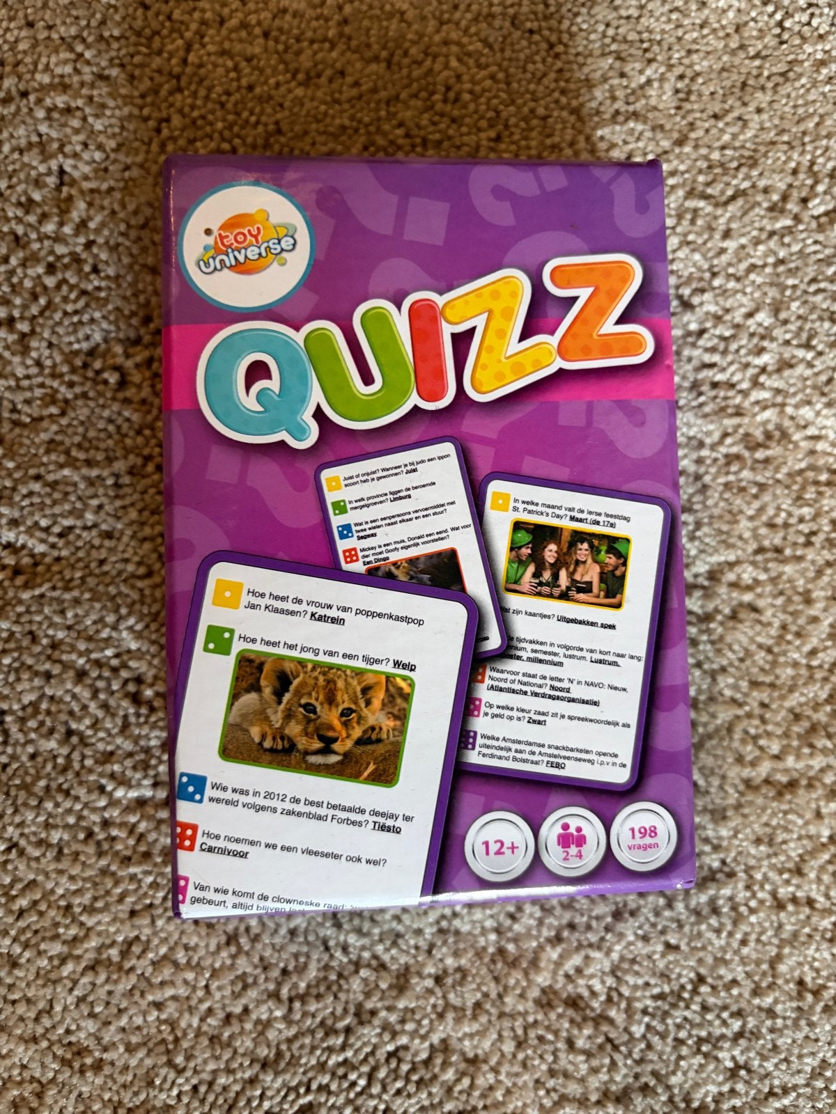 Trivia Quizzz Spel - quizspel, Drie of vier spelers, Ophalen of Verzenden, Zo goed als nieuw