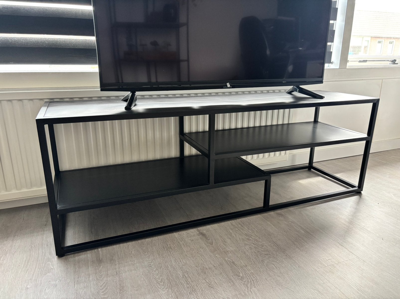 Zwart Stalen TV Meubel - 150x40x50cm, Ophalen, Zo goed als nieuw, 25 tot 50 cm, Minder dan 100 cm