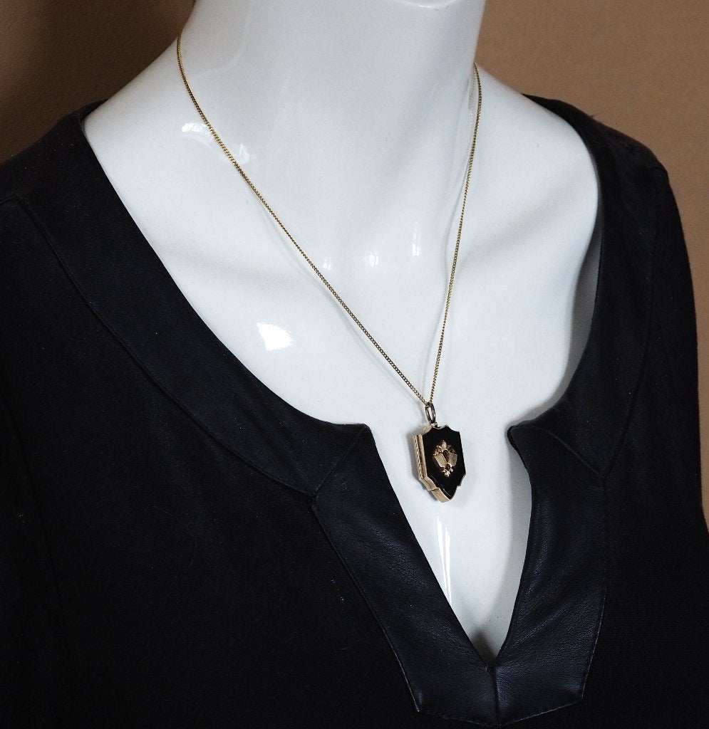 Antiek 14 krt gouden medaillon met onyx, Ophalen of Verzenden, Goud, Hanger