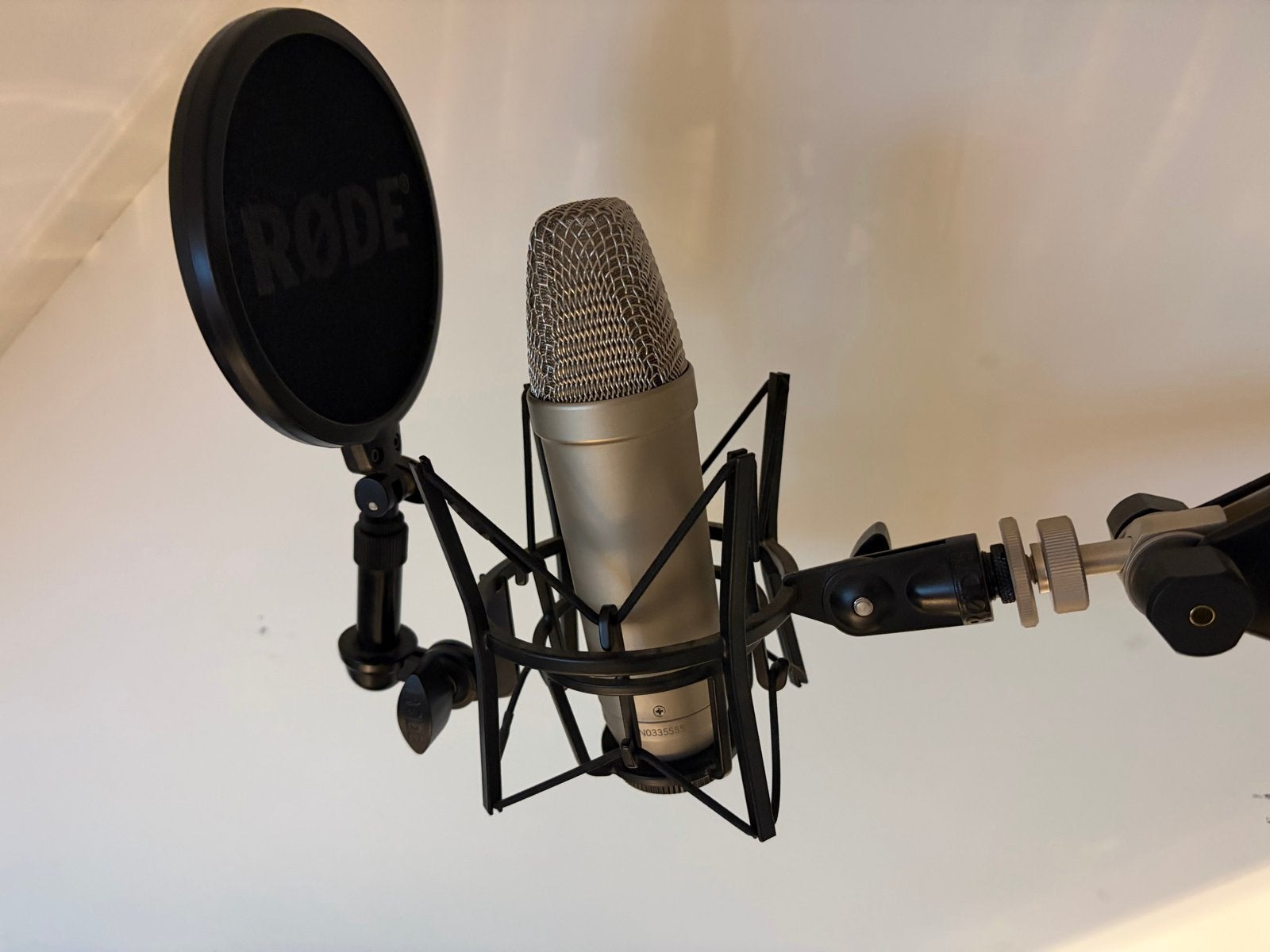Rode NT1-A Microfoon met PSA1+ Microfoonarm, Muziek en Instrumenten, Ophalen of Verzenden, Zo goed als nieuw, Studiomicrofoon