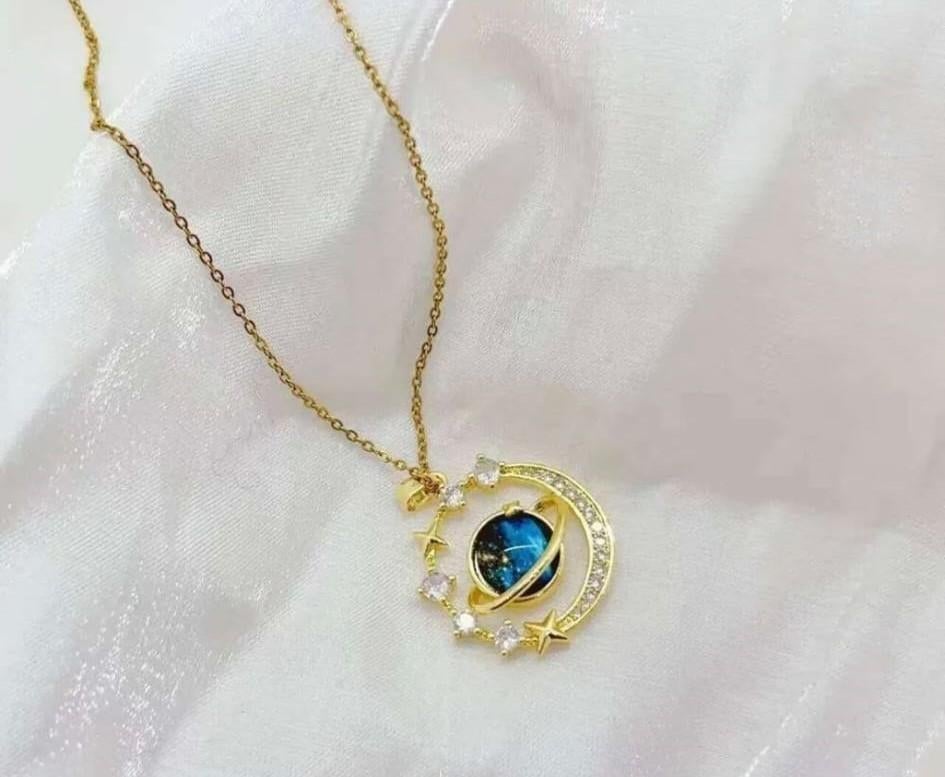 Ketting planeet Saturnus, Nieuw, Ophalen of Verzenden, Goud, Overige materialen