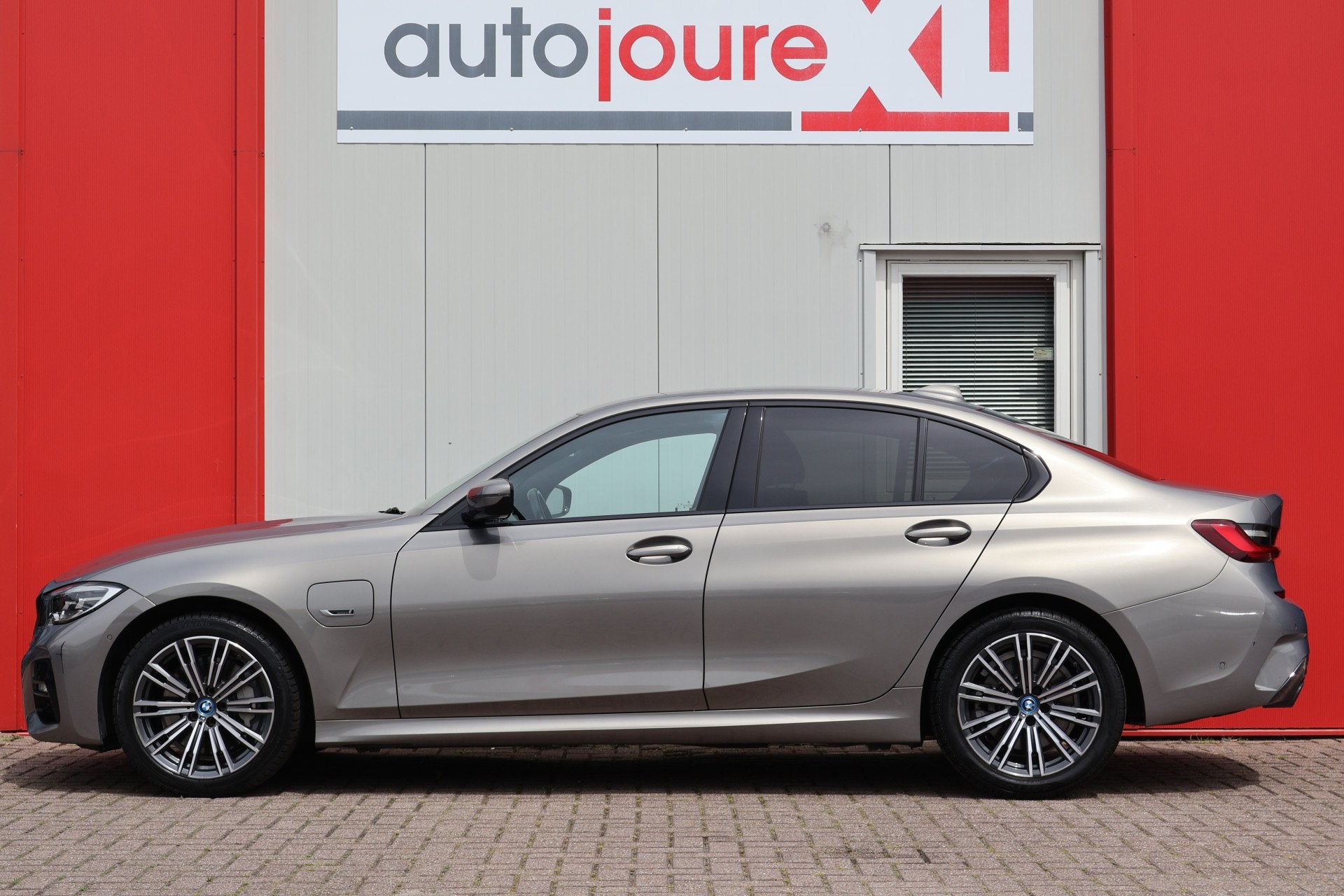 BMW 3-serie 330e Business Edition Plus (bj 2022, automaat), Auto's, Automaat, 1998 cc, 4 cilinders, Bedrijf
