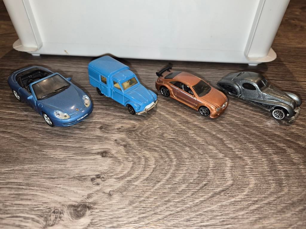 Set van 4 diverse modelauto's, Hobby en Vrije tijd, Modelauto's | 1:18, Gebruikt, Auto, Overige merken, Ophalen of Verzenden