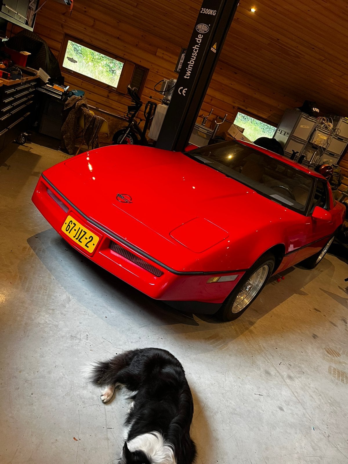 Chevrolet Corvette C4 1984 – handgeschakeld – Sniper EFI, Achterwielaandrijving, 201 pk, Chevrolet, Centrale vergrendeling
