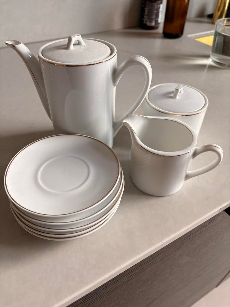Elegant Wit vintage china Koffieservies met Gouden Rand, Ophalen