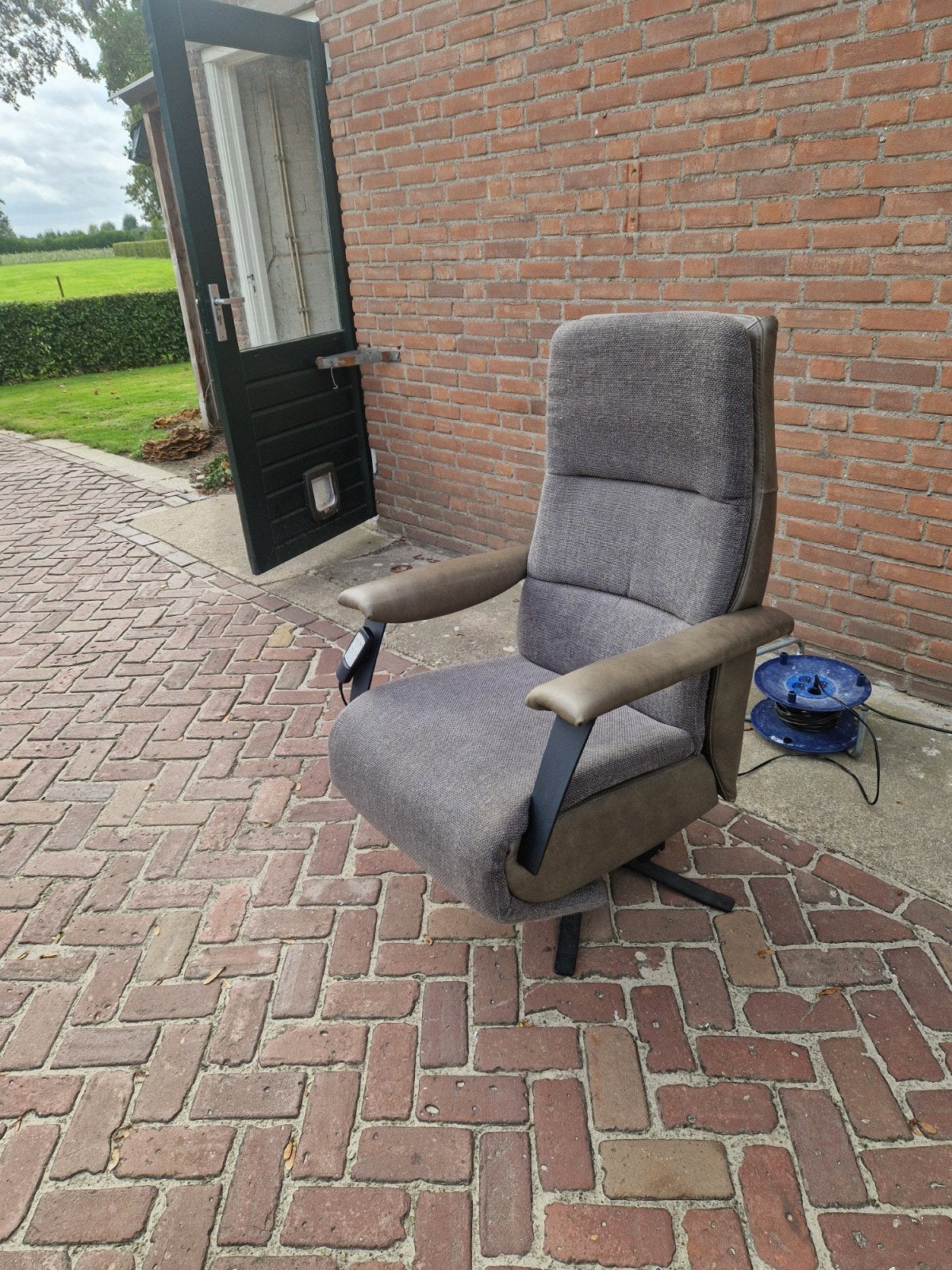 Comfortabele relaxfauteuil met verstelbare rugleuning, Gebruikt, 100 tot 125 cm, Ophalen of Verzenden, 75 tot 100 cm