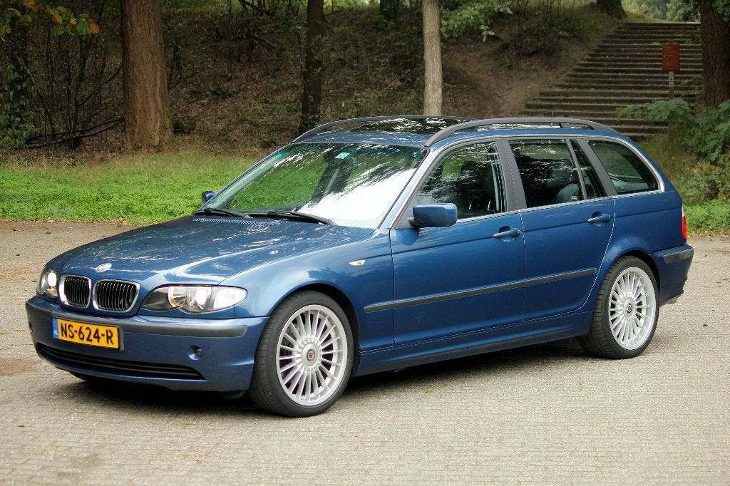 BMW 325I Touring E46 - Rijk uitgerust, goed onderhouden, Auto's, Automaat, Zwart, 192 pk, Blauw
