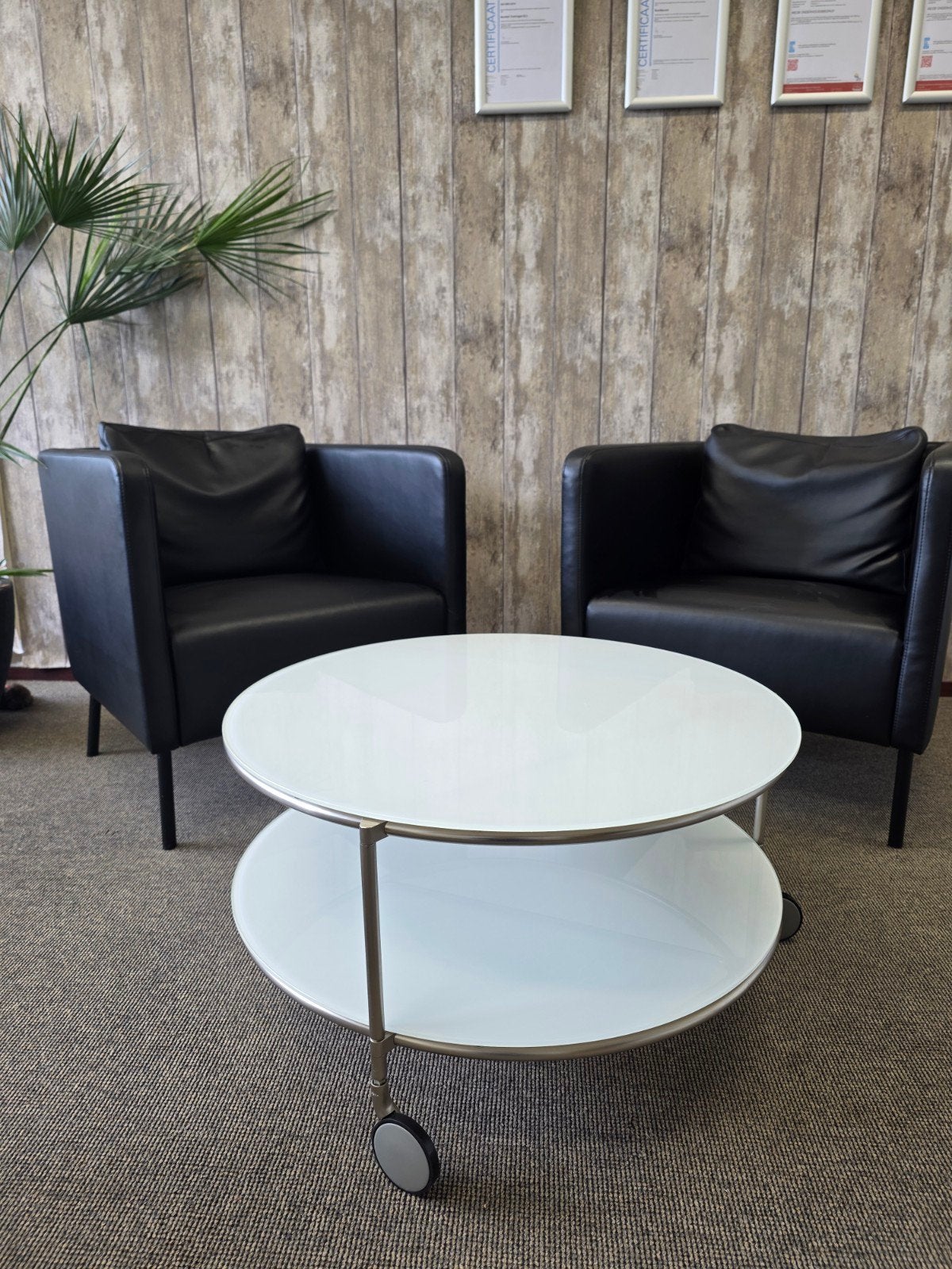 Complete IKEA Zithoek: 2x Fauteuil & Vintage Salontafel, Ophalen, 50 tot 100 cm, Rond, 50 tot 100 cm