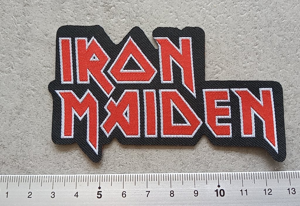 Iron Maiden leuke  official shaped logo patch 38, Verzenden, Nieuw, Kleding
