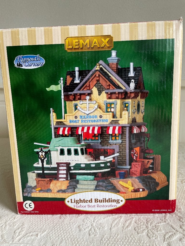Lemax  Harbor Boat Restoration 95866 – In originele doos, Ophalen of Verzenden, Zo goed als nieuw