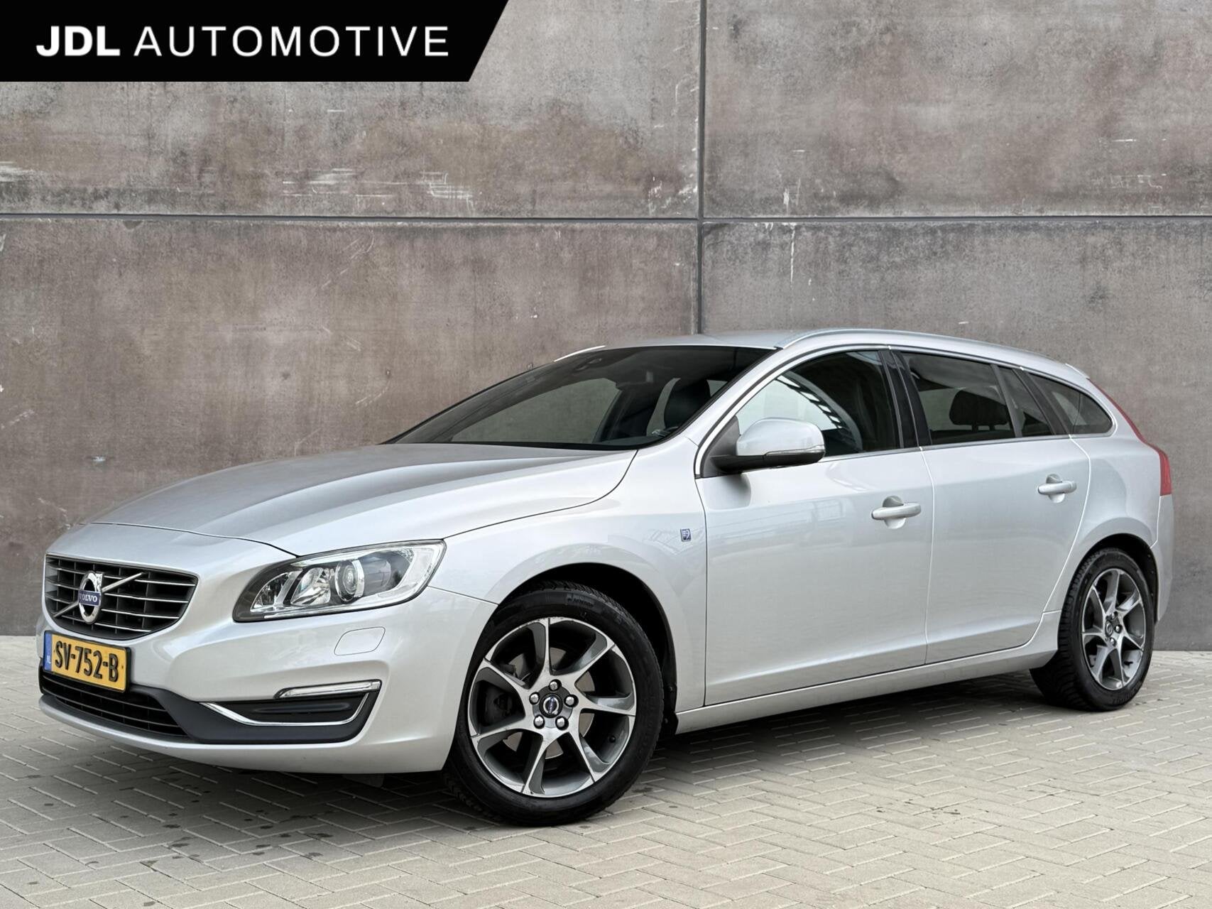 Volvo V60 2.0 T3 Ocean Race | Trekhaak | APK 07-2027 | Navig, Voorwielaandrijving, Gebruikt, 4 cilinders, Leder