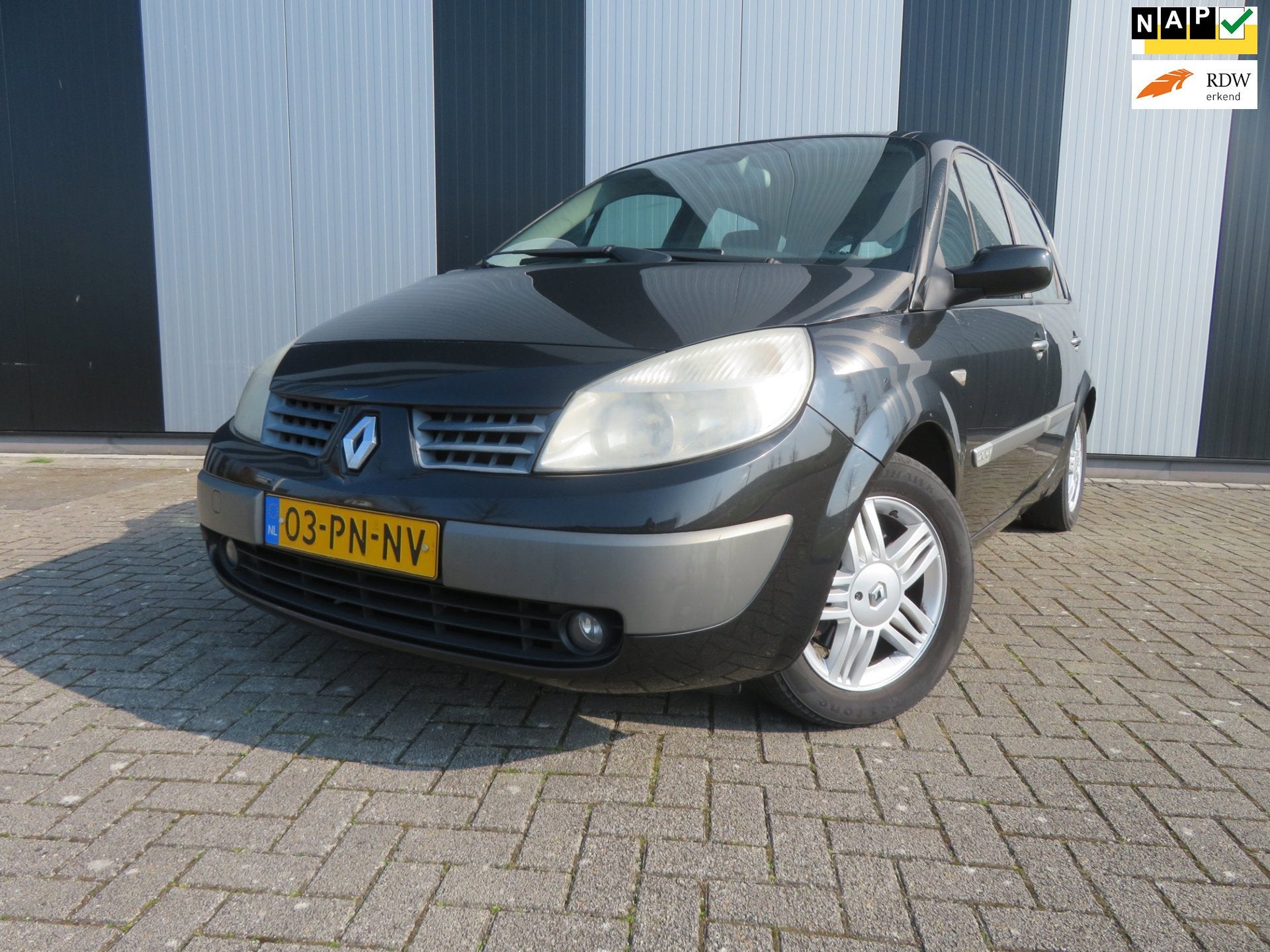 Renault Scénic 2.0-16V Expression Comfort, Auto's, Renault, 1998 cc, 135 pk, Gebruikt, Zwart
